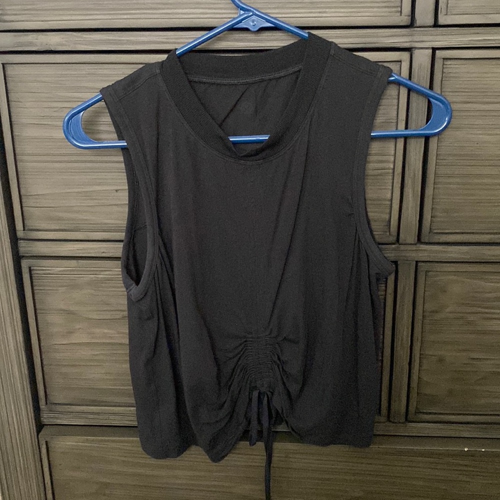 Black lululemon tank top